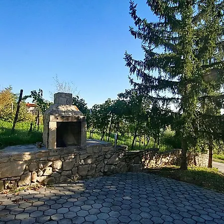 Livio 350 Apartman *