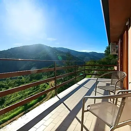 Livio 350 Apartman Livade