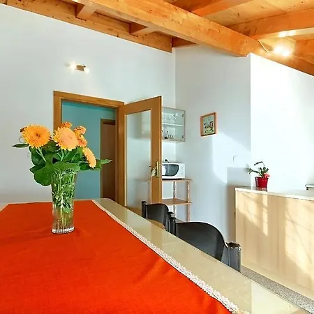 Livio 350 Apartmán *